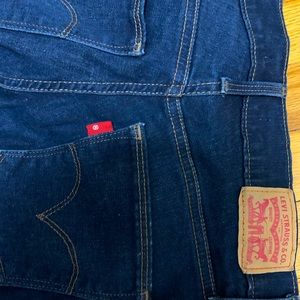 Levi’s Slimming Skinny Jeans
